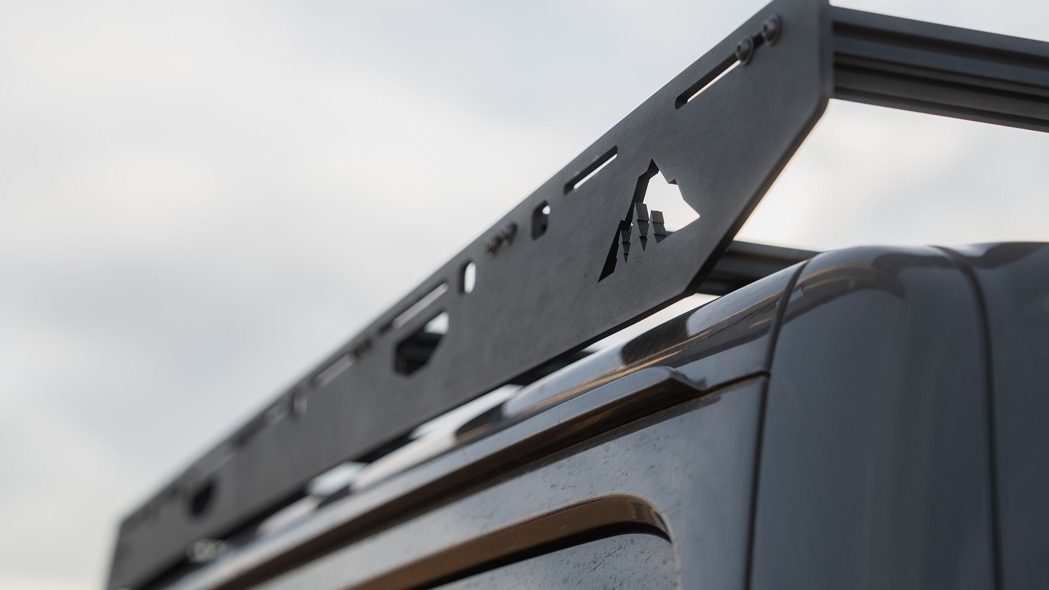 The Jeep JLU QDHD Half Rack
