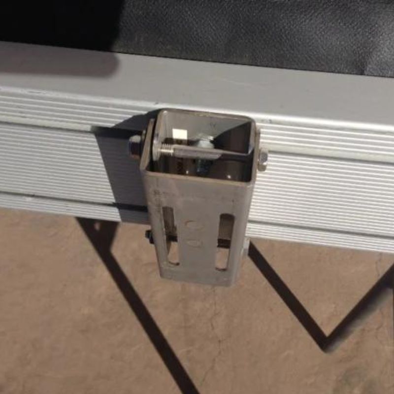 eezi-awn-bat-270-awning-close-back-top-close-up-view-folding-mounting-extrusion