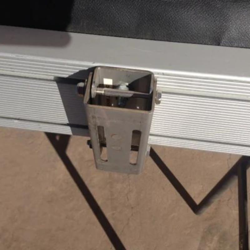 eezi-awn-manta-270-awning-beige-close-back-close-up-view-mounting-extrusion