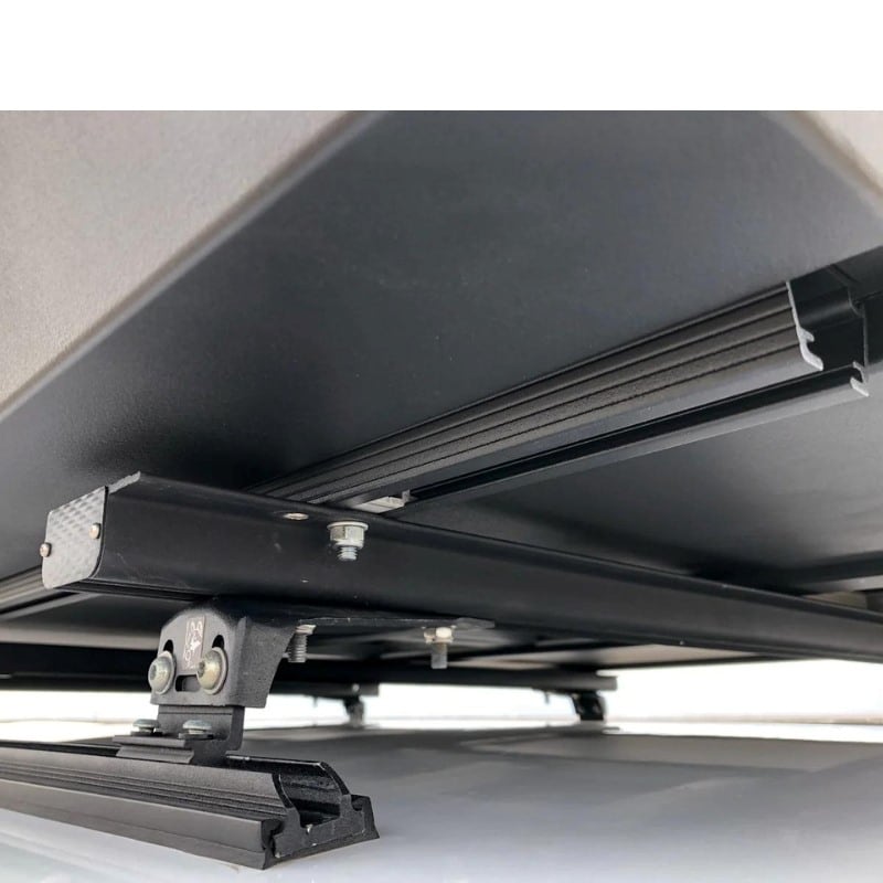eezi-awn-stealth-hard-shell-roof-top-tent-close-up-view-mounting-rail