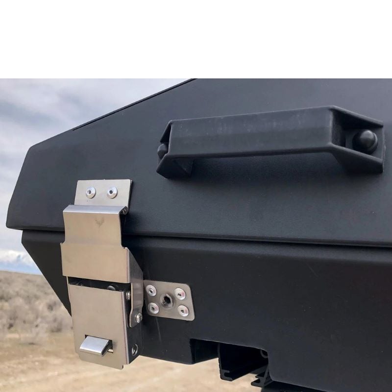 eezi-awn-stealth-hard-shell-roof-top-tent-closed-with-close-up-view-of-stainless-steel-latches