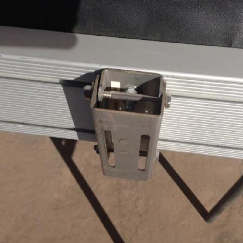eezi-awn-swift-awning-close-top-view-close-up-mounting-piece