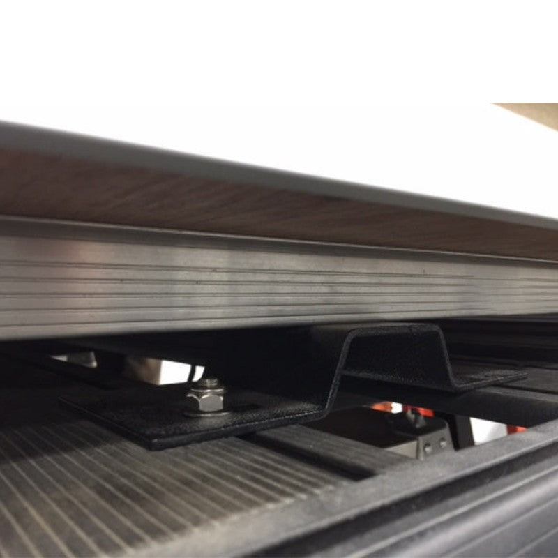 eezi-awn-tent-mount-sets-elevated-close-up-view-on-roof-rack