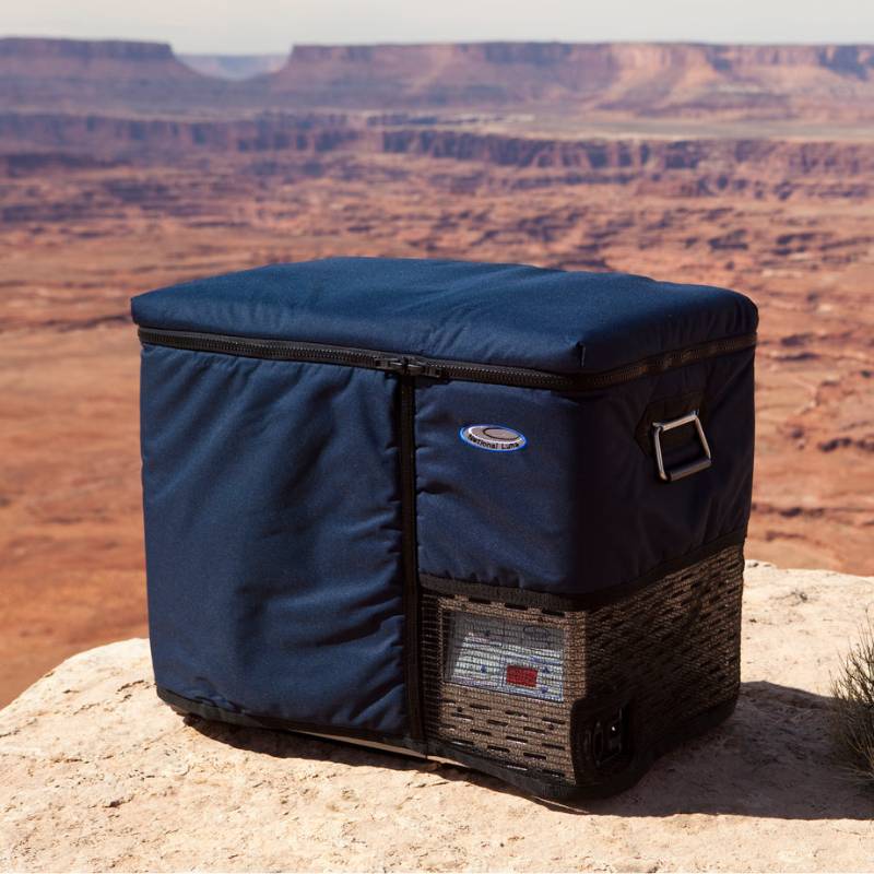 national-luna-fridge-protection-jacket-blue-with-fridge-cover-closed-in-terrain