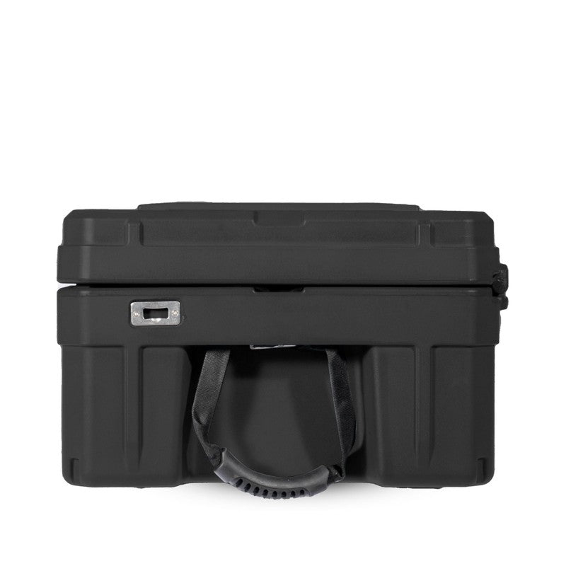 roam-128l-rolling-rugged-case-black-side-view-with-handle-on-white-background