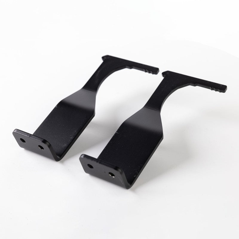 roam-66l-rigid-mounts-front-corner-view-on-white-background