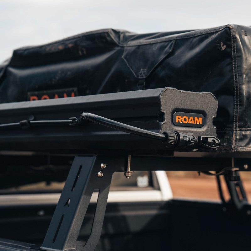 roam-7-gallon-water-tank-close-up-view-on-vehicle-on-terrain