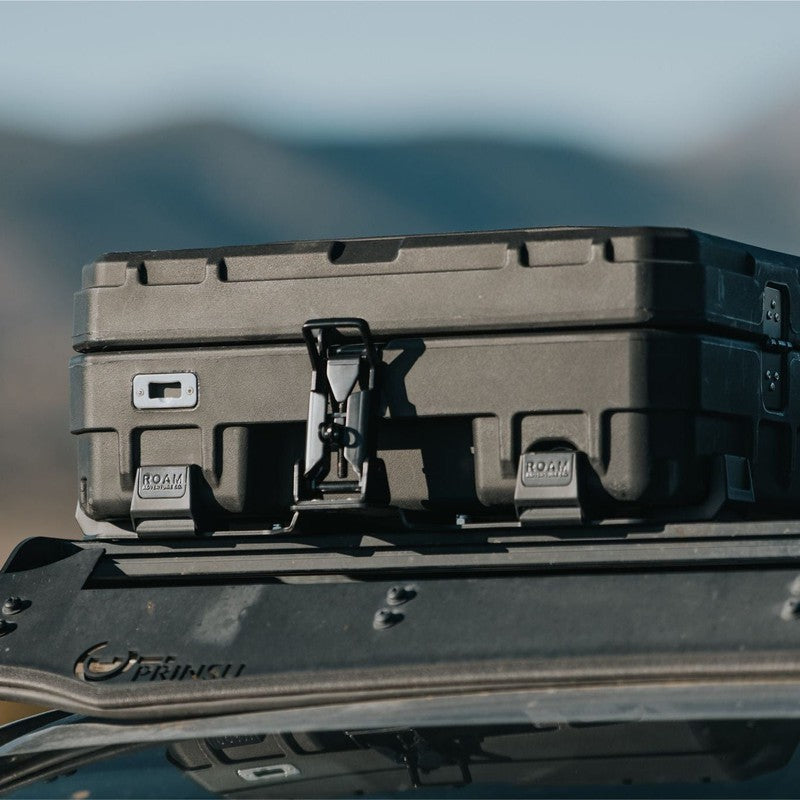 roam-83l-rugged-mounts-under-rugged-case-in-nature
