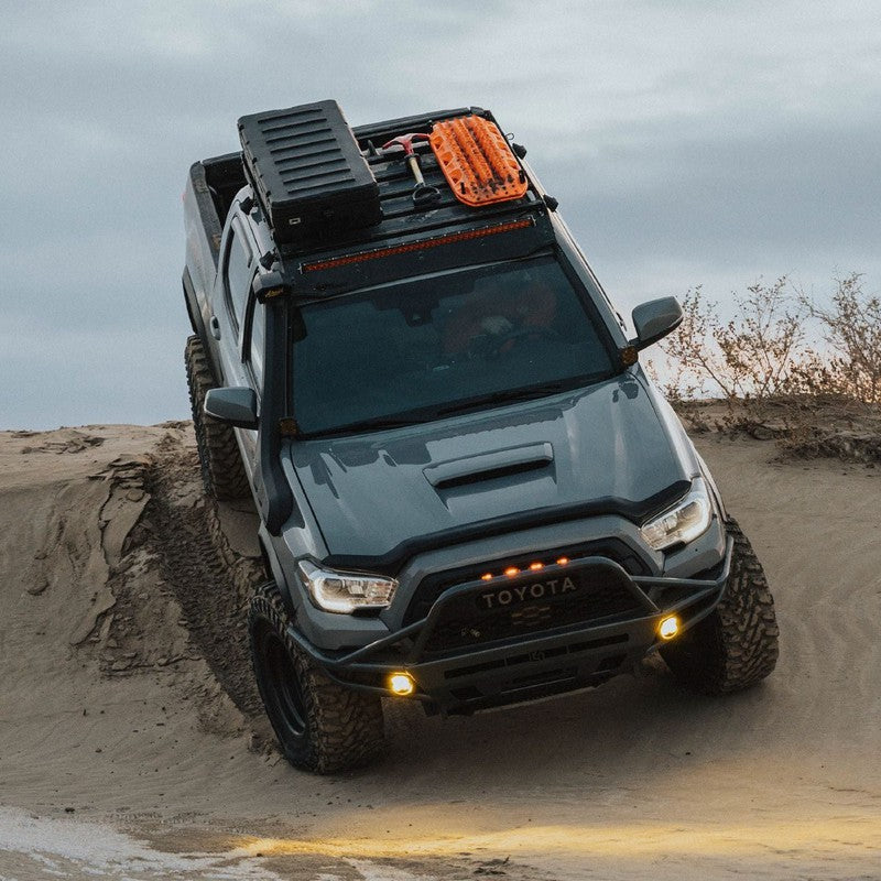 roam-83l-rugged-mounts-under-rugged-case-on-ford-ranger-on-desert