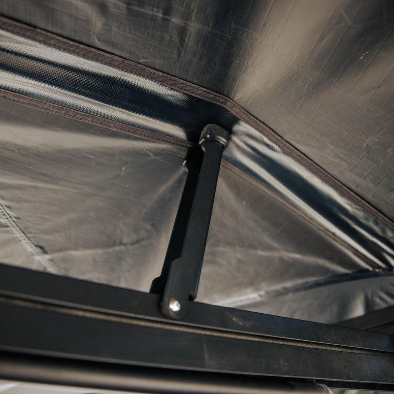 roam-arc-270-awning-open-close-up-view-with-arm-riser