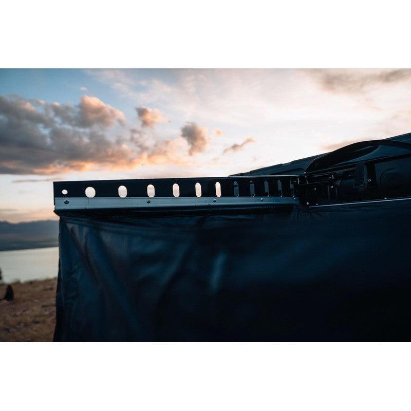 roam-shower-room-close-up-view-on-ford-ranger-in-nature