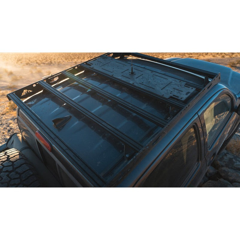 sherpa-adapt-plate-large-top-view-on-vehicle-in-nature
