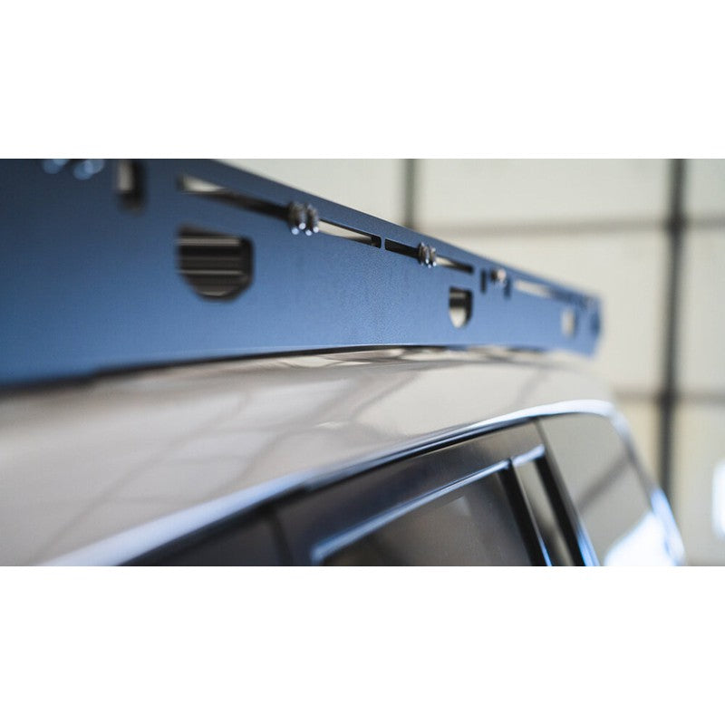 sherpa-oxford-1998-2007-lc100-lx470-roof-rack-close-up-view-in-garrage-1