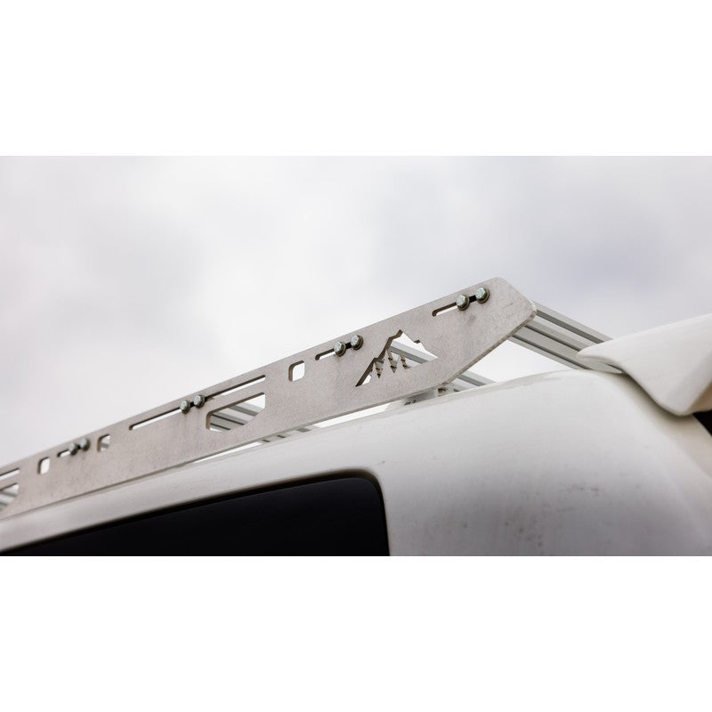 sherpa-quandary-2003-2009-lexus-gx470-roof-rack-close-up-view-in-nature