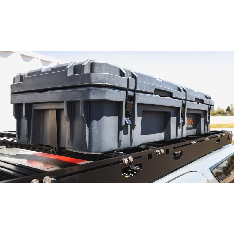 sherpa-roam-case-mounts-with-roam-case-front-corner-view-in-nature