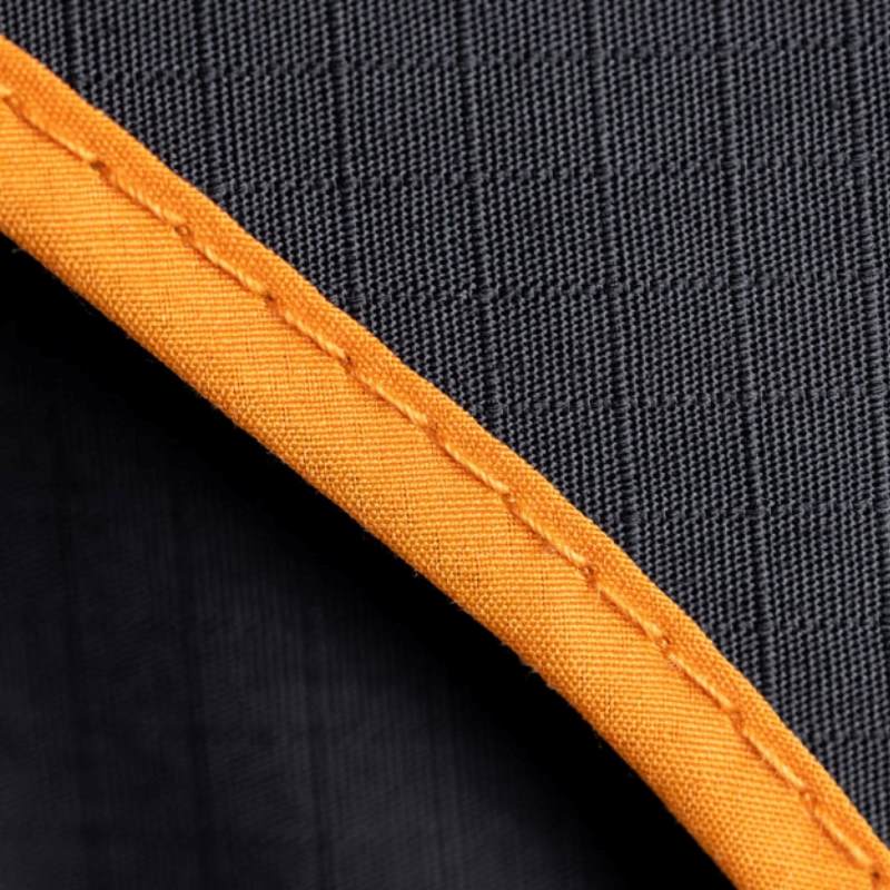 tentbox-cargo-hard-shell-roof-top-tent-black-close-up-view-seams