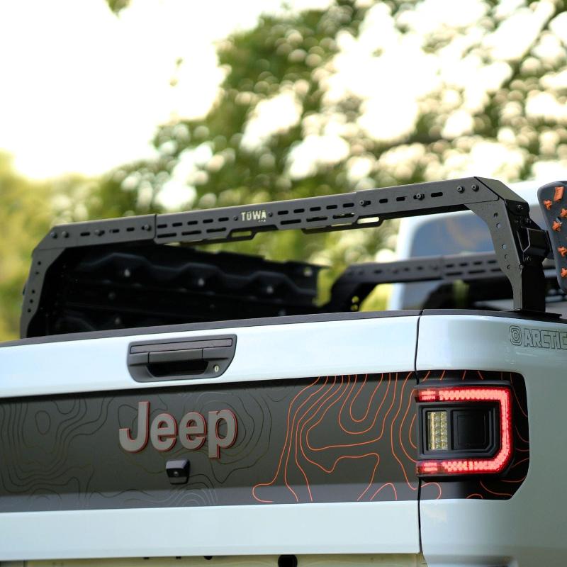 tuwa-pro-jeep-gladiator-shiprock-mid-height-rack-rear-view-in-nature